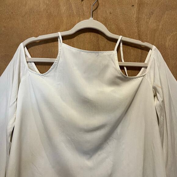 Blaque Label Cold Shoulder Top *NWT w/flaw* Off-White High Neck Trumpet Sleeve - Picture 8 of 11